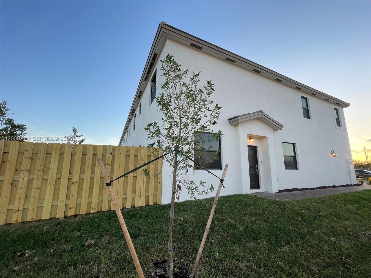 23011 Sw 131st Ave #23011 - Photo 4 of 27