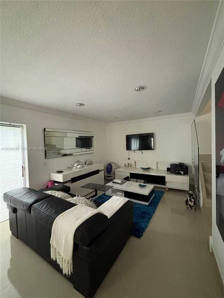 1351 Garden Rd - Photo 3 of 20