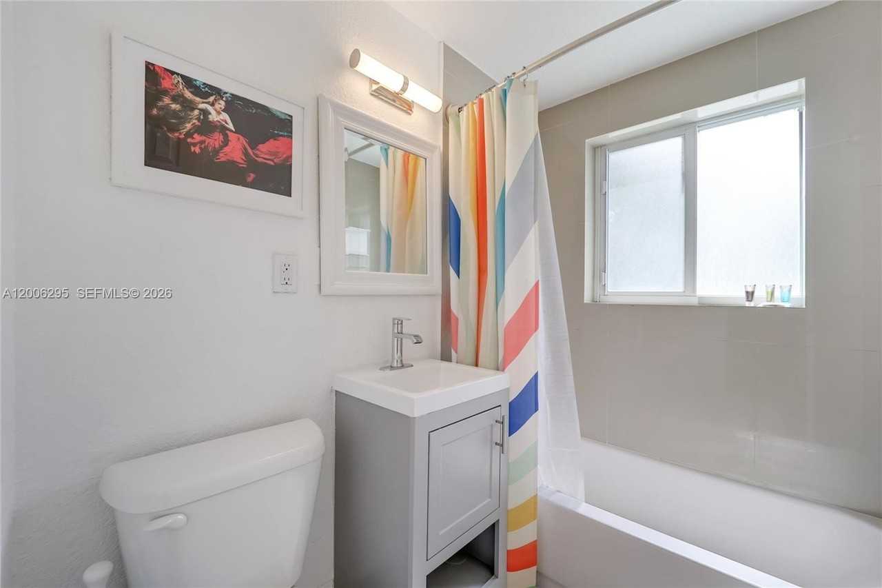 9850 E Bay Harbor Dr #10 - Photo 3 of 7