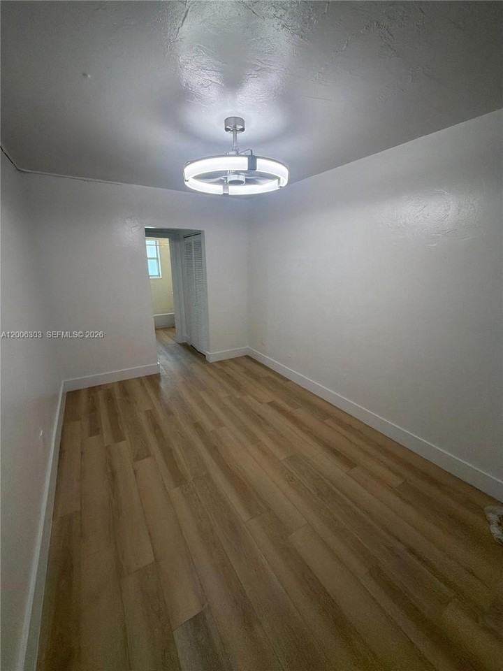3669 Thomas Ave #9 - Photo 4 of 7
