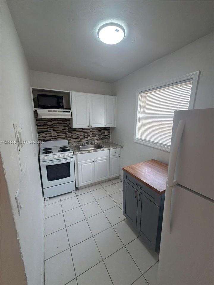 3669 Thomas Ave #10 - Photo 2 of 7