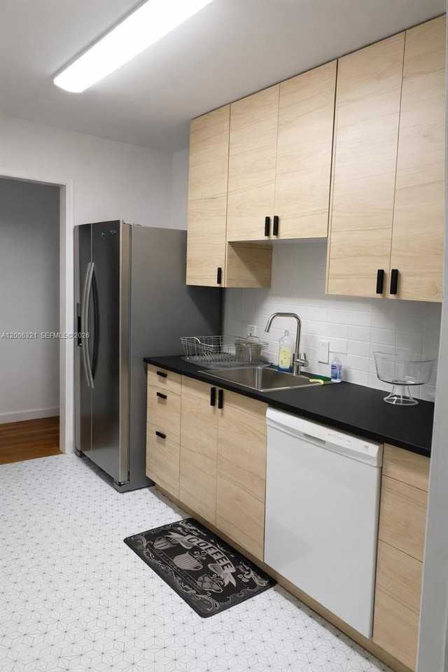 5800 Sw 61st St - Photo 3 of 23