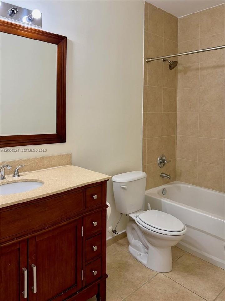 10747 Nw 76th Ln - Photo 6 of 19