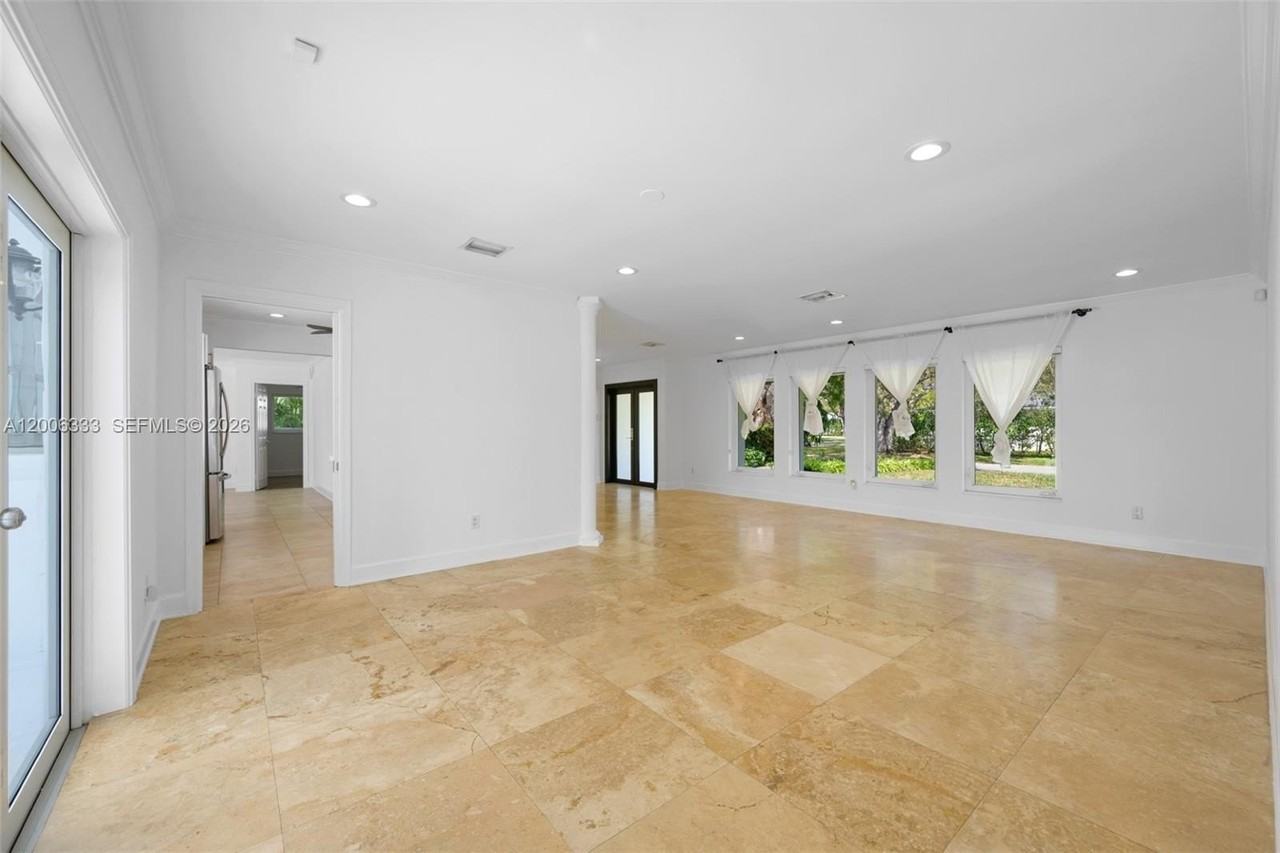 8330 Sw 171st St - Photo 5 of 40