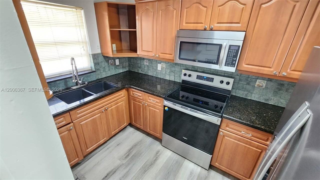 5046 Sw 145th Ave #5046 - Photo 3 of 26