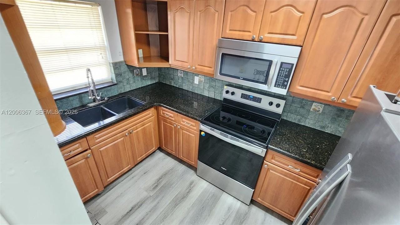 5046 Sw 145th Ave #5046 - Photo 4 of 26