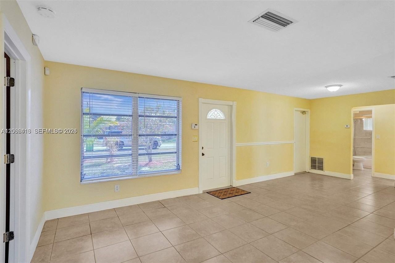 7131 Nw 24th Pl #7131 - Photo 4 of 47