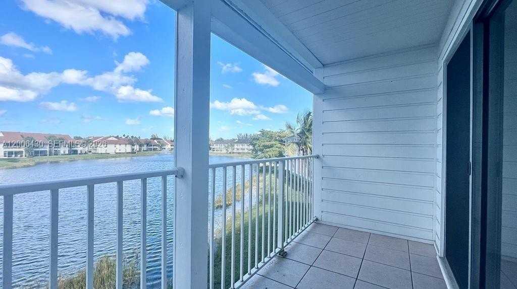 258 Cypress Point Dr #258 - Photo 4 of 18