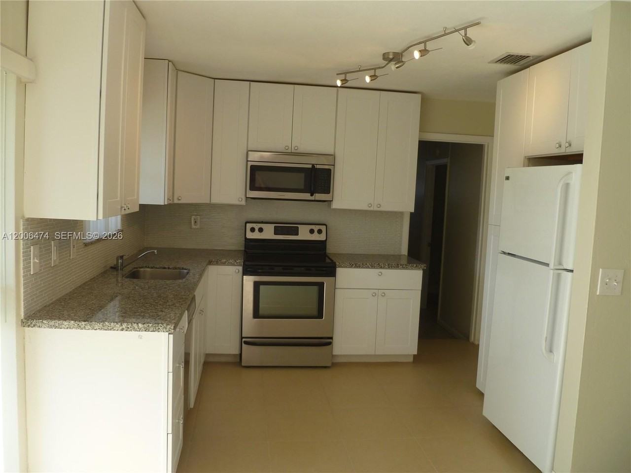 6580 Grant St - Photo 2 of 11