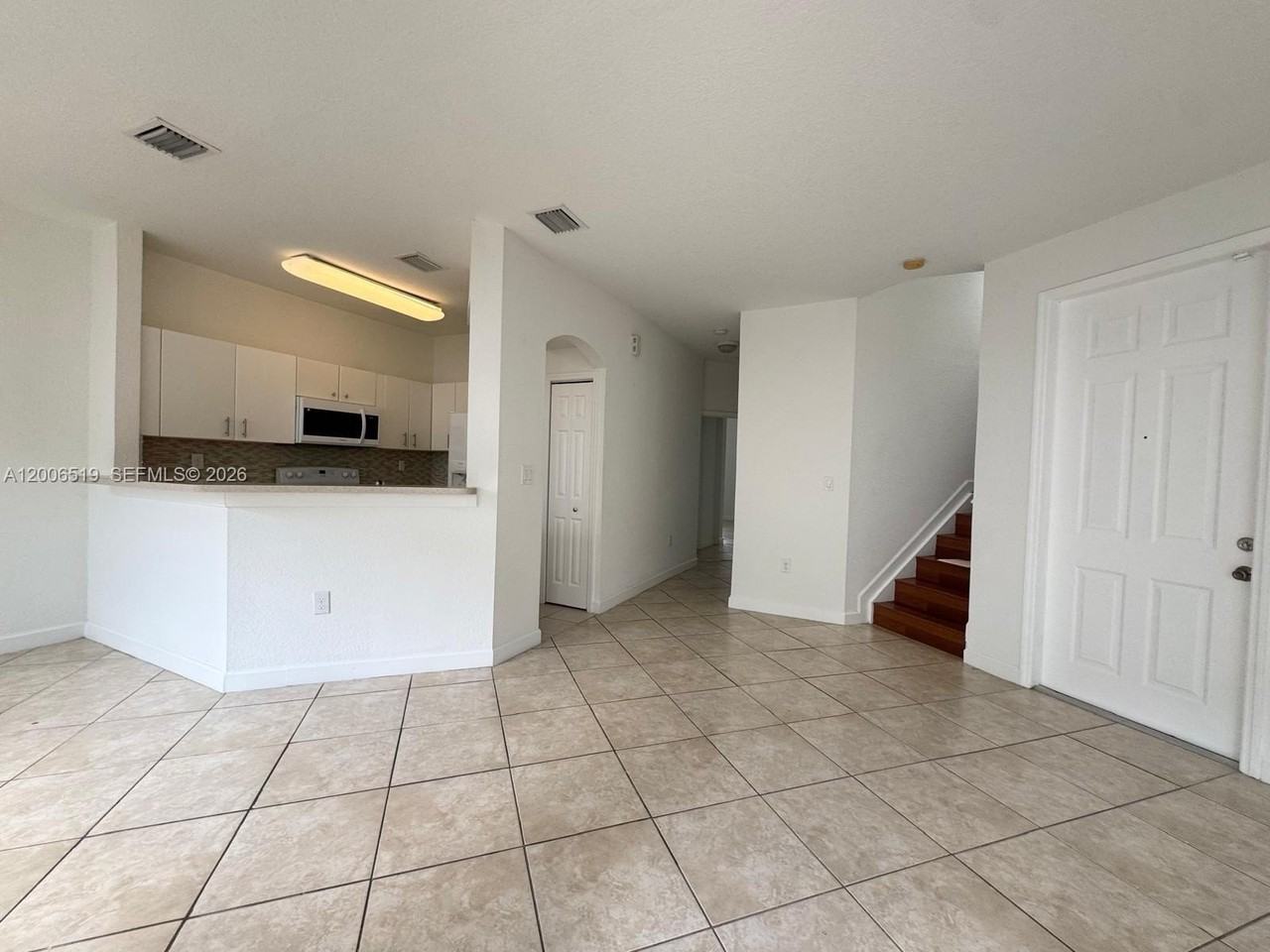 8157 Nw 108th Pl - Photo 4 of 15