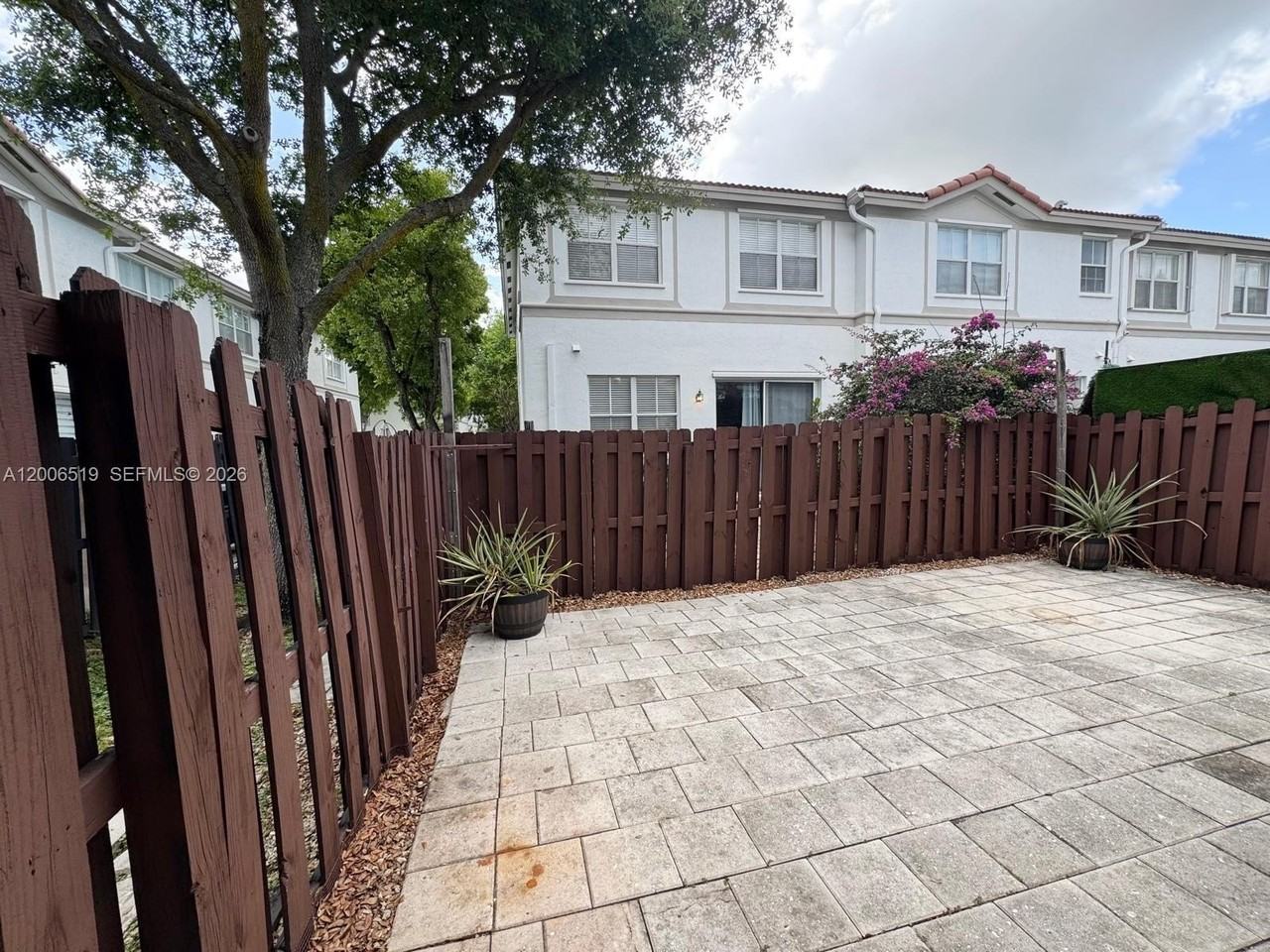 8157 Nw 108th Pl - Photo 6 of 15