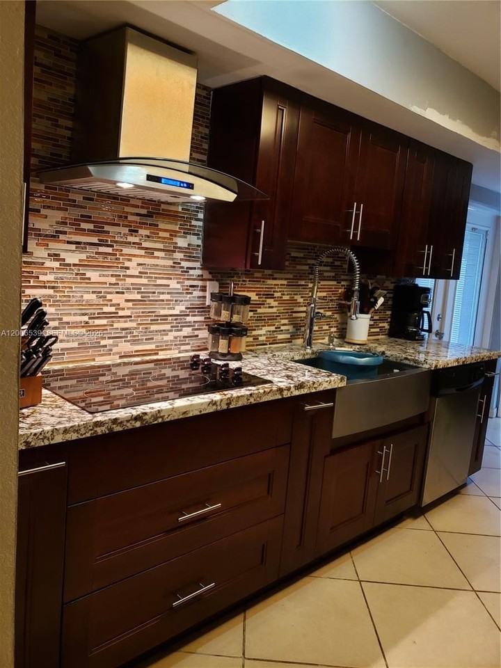 11600 Sw 83rd Ter - Photo 4 of 21