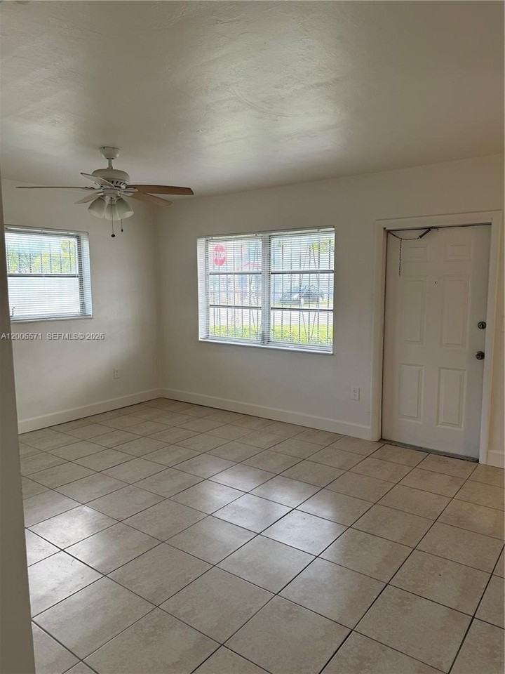 2910 Nw 92nd St #2944 - Photo 2 of 6