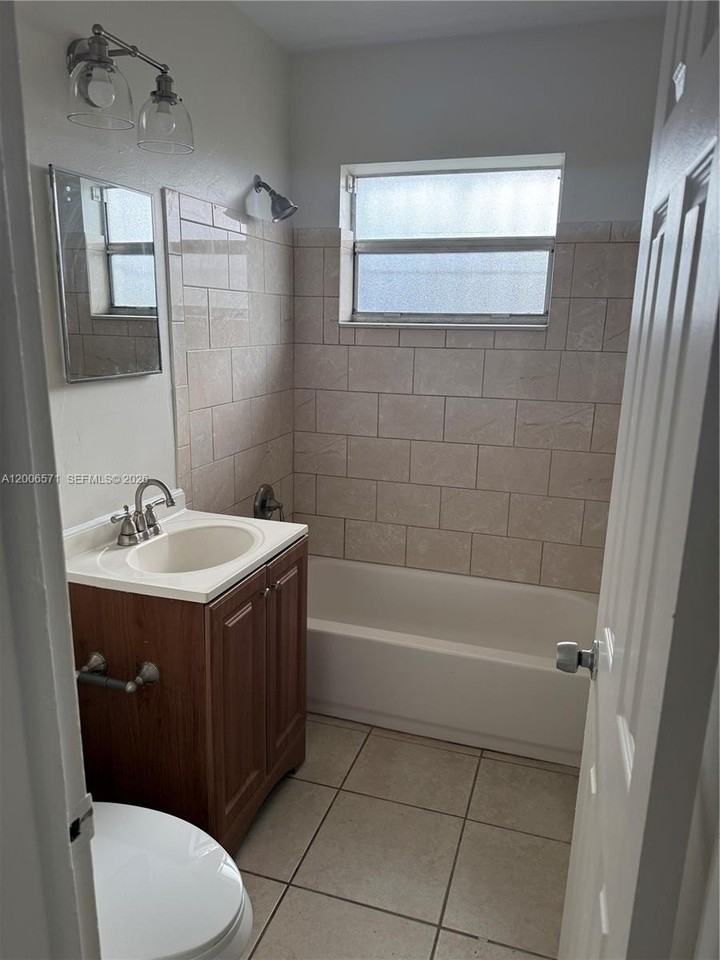 2910 Nw 92nd St #2944 - Photo 4 of 6