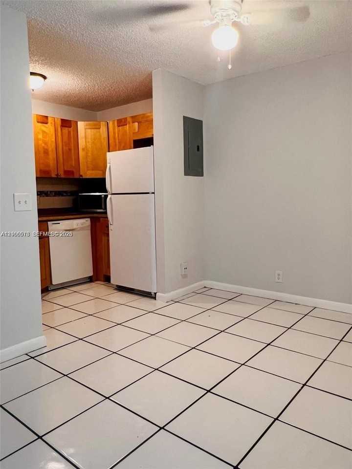 10878 Royal Palm Blvd #10878 - Photo 7 of 11