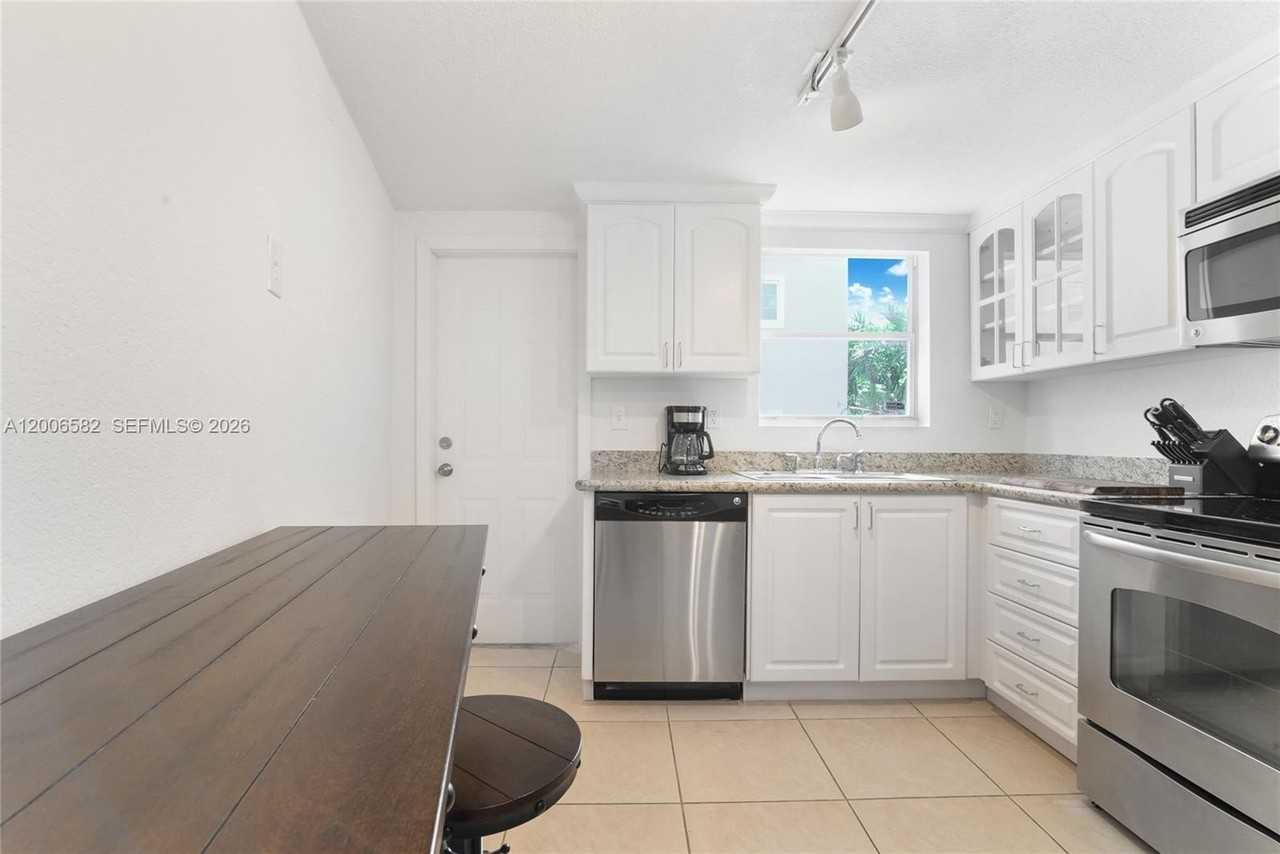 1142 99th St #24 - Photo 6 of 15