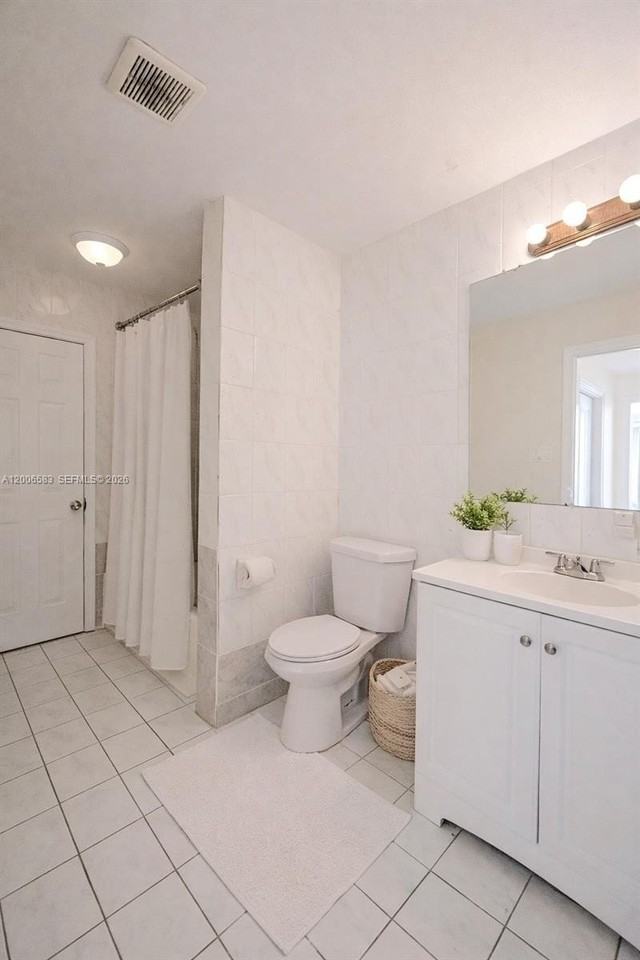 3896 Nw 207th St #1 - Photo 7 of 17