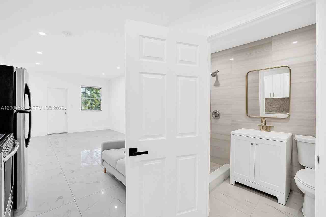 5807 Sw 25th St #0 - Photo 4 of 9