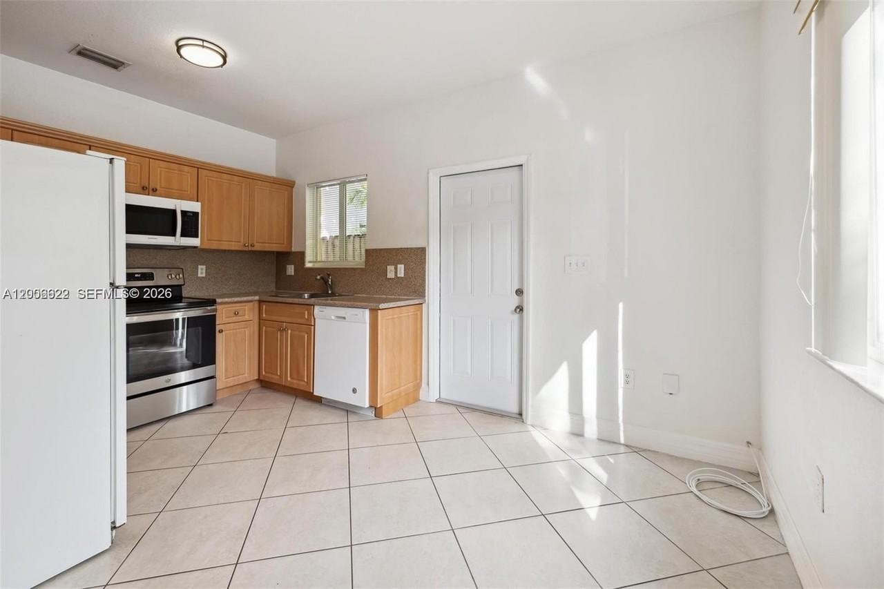 3134 Hibiscus St #3134 - Photo 7 of 21