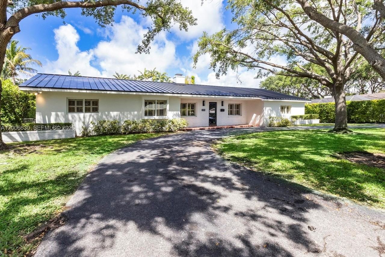 13050 Sw 71st Ave - Photo 4 of 48