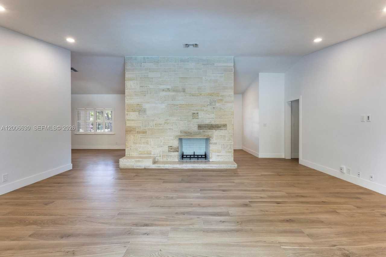 13050 Sw 71st Ave - Photo 6 of 48