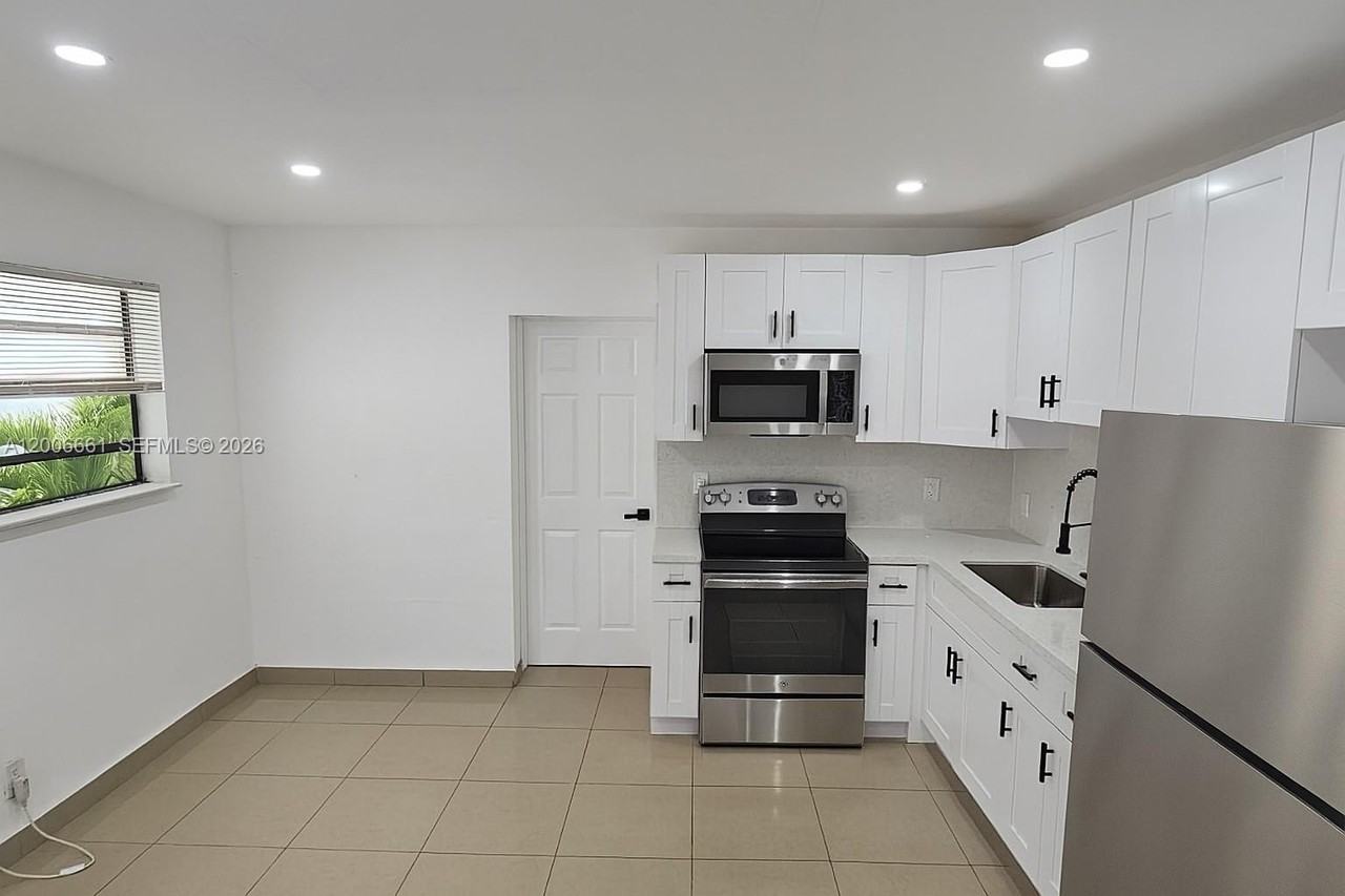 1046 Foster Rd #0