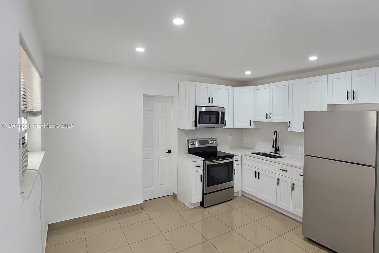 1046 Foster Rd #0 - Photo 6 of 7