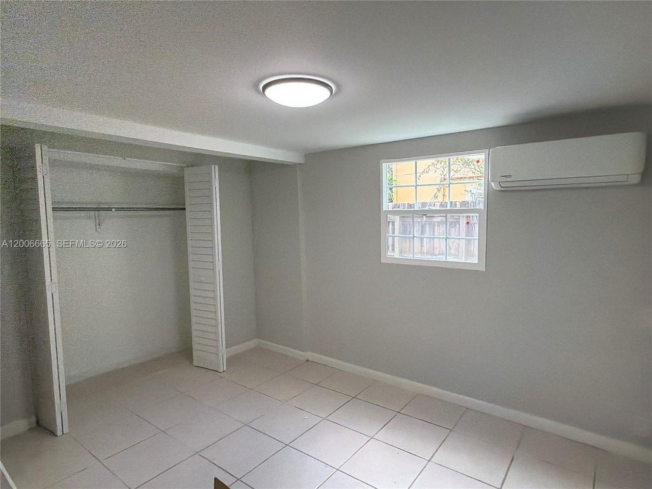 1350 Sw 13th St - Photo 2 of 19