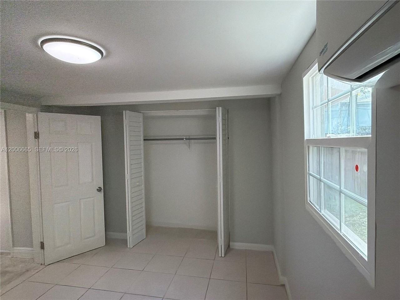 1350 Sw 13th St - Photo 4 of 19