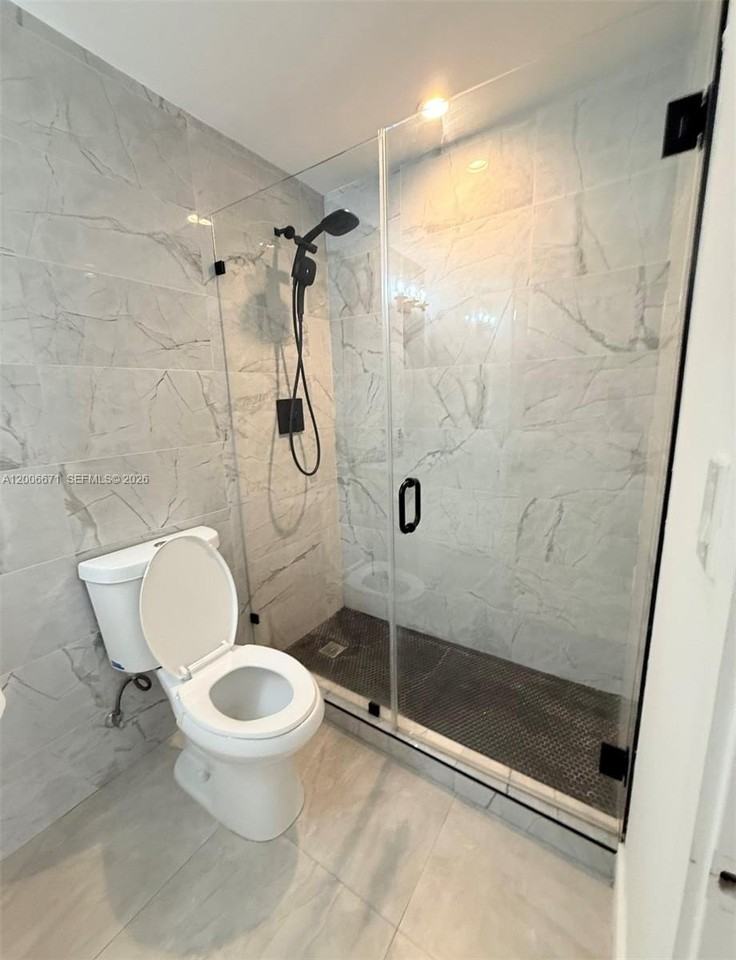 911 79th Ter #B - Photo 5 of 5