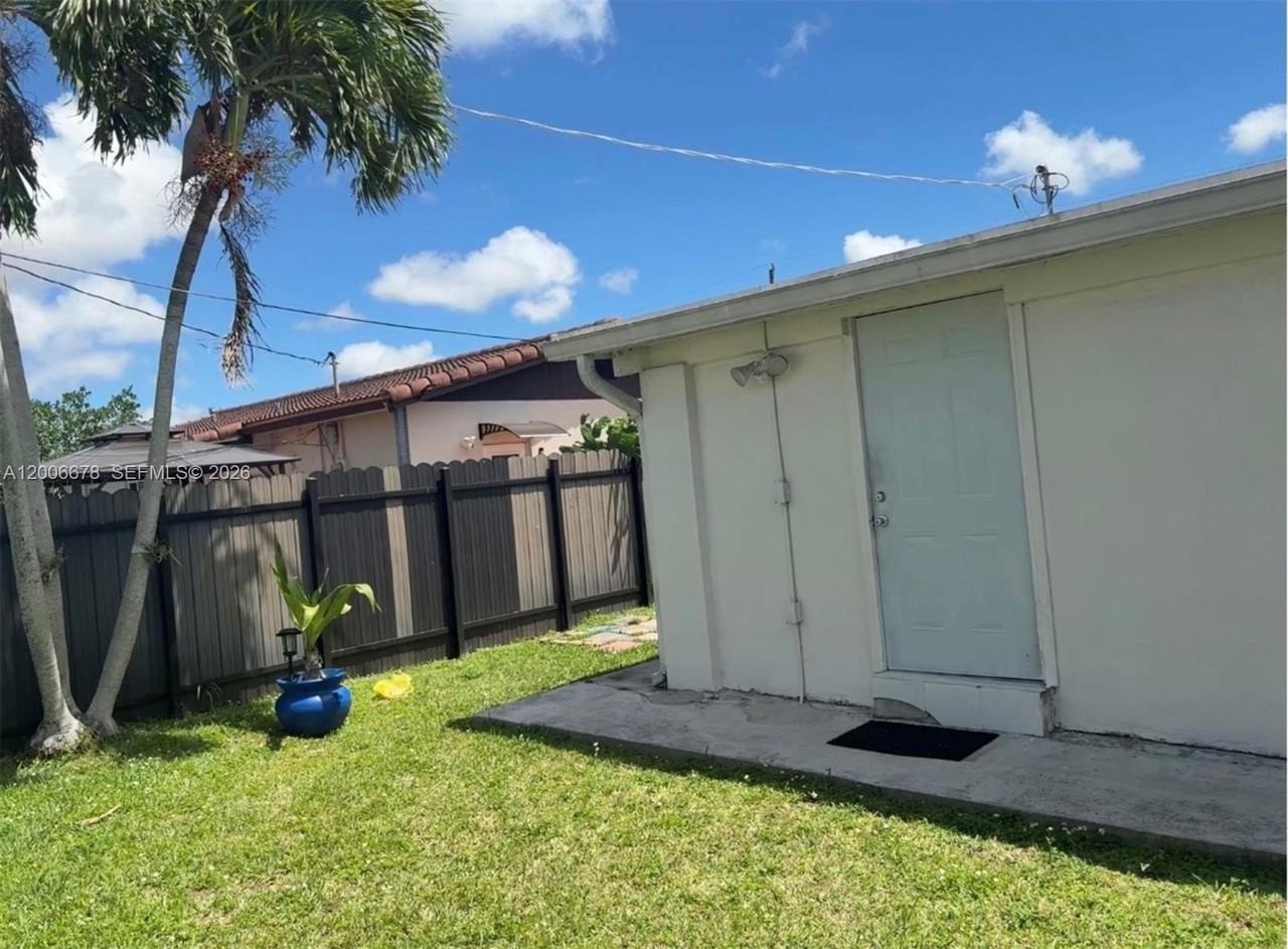 12823 Sw 20th Ter #0 - Photo 4 of 5