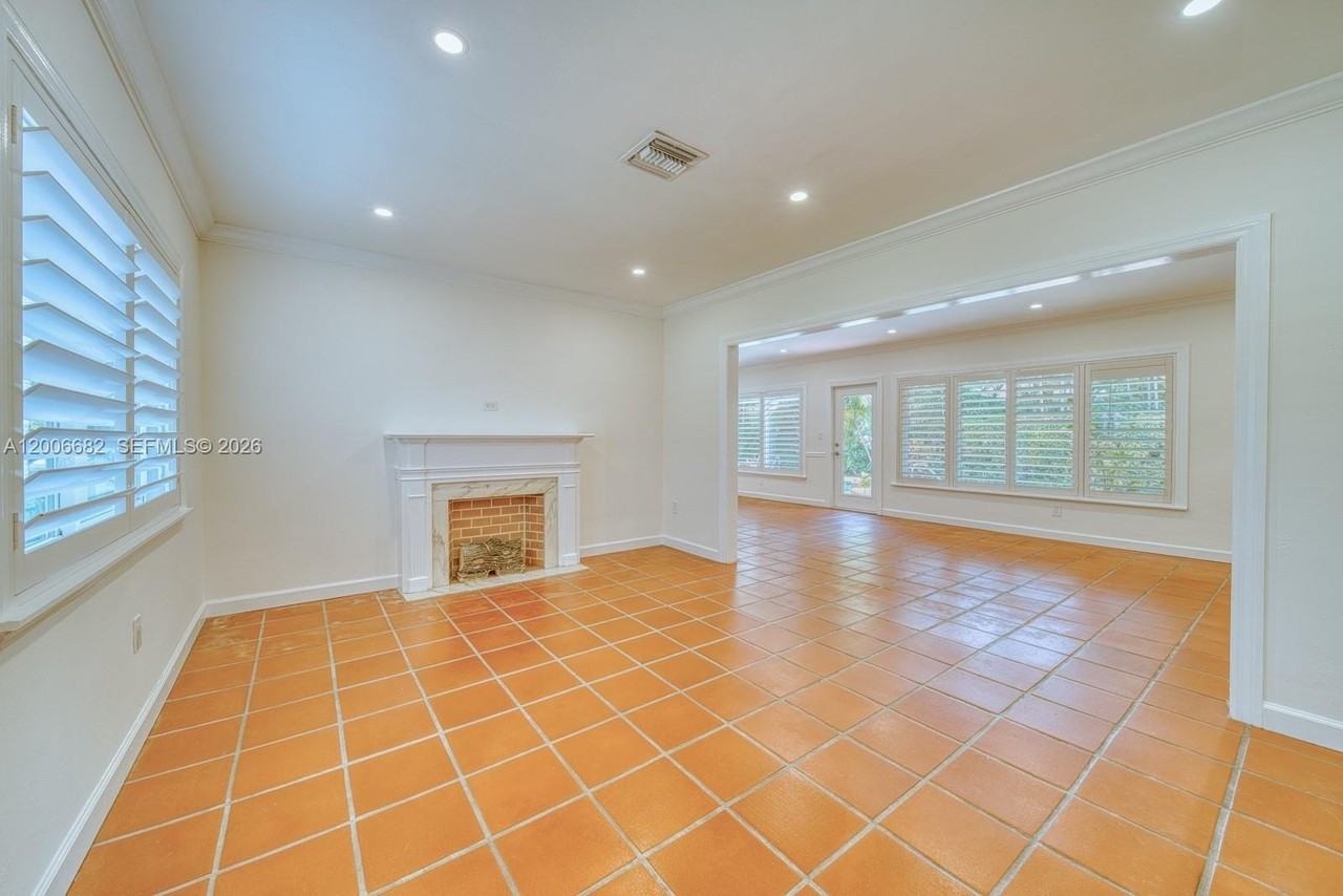 1435 Blue Rd - Photo 6 of 33