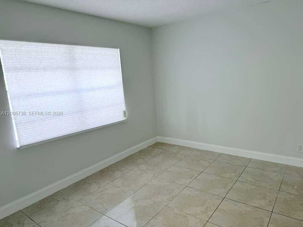 9956 Twin Lakes Dr #34D - Photo 6 of 11