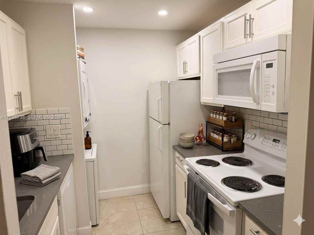 9956 Twin Lakes Dr #34D - Photo 7 of 11