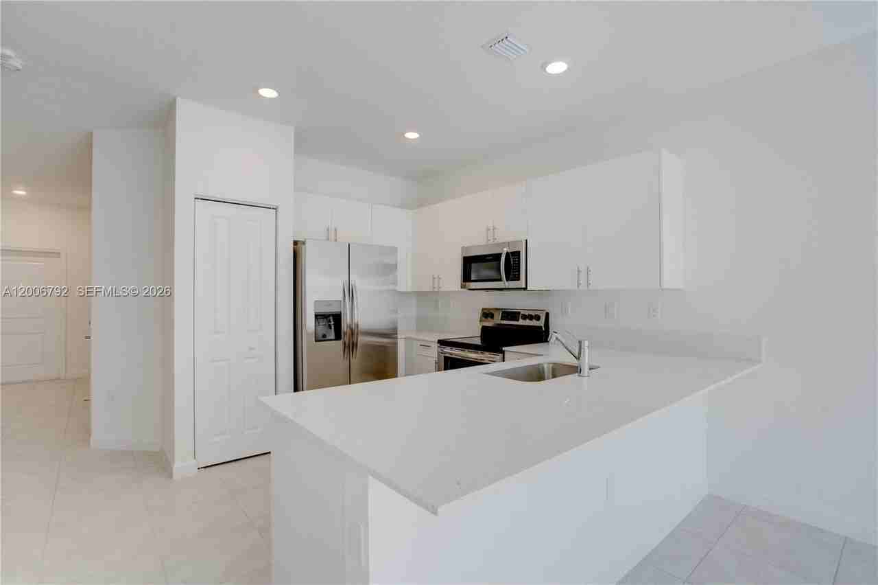 23517 Sw 129th Ave #0 - Photo 4 of 25