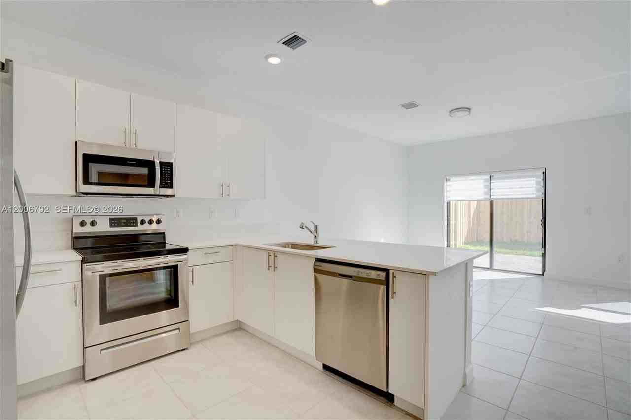 23517 Sw 129th Ave #0 - Photo 5 of 25