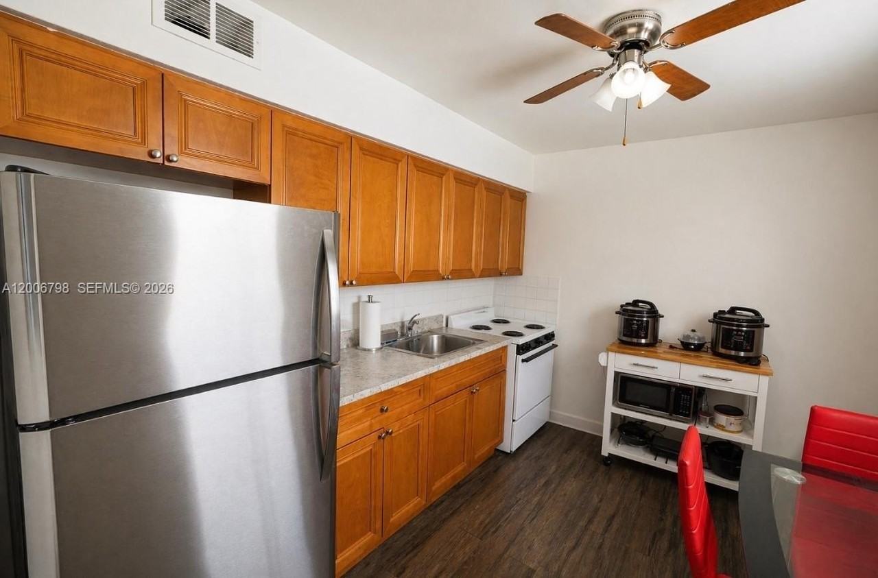 6031 W Flagler St #8