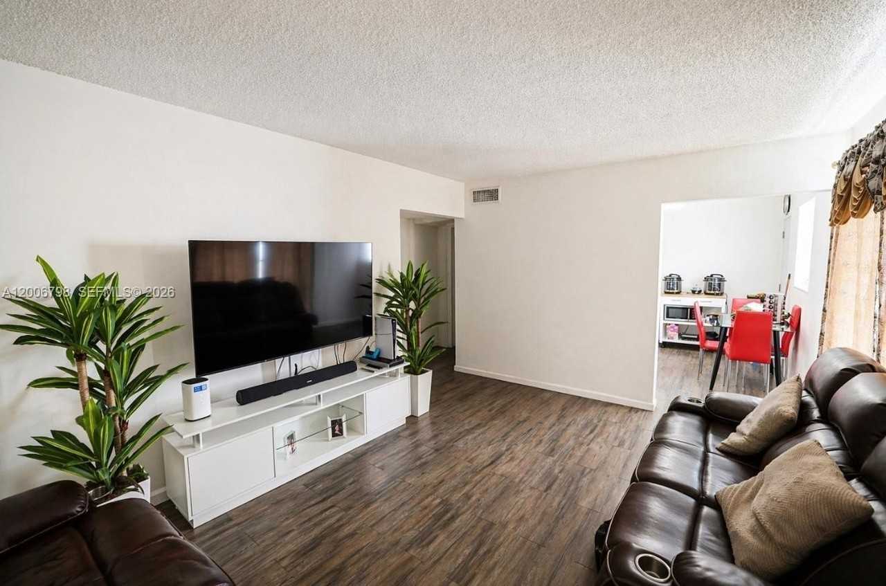 6031 W Flagler St #8 - Photo 4 of 12