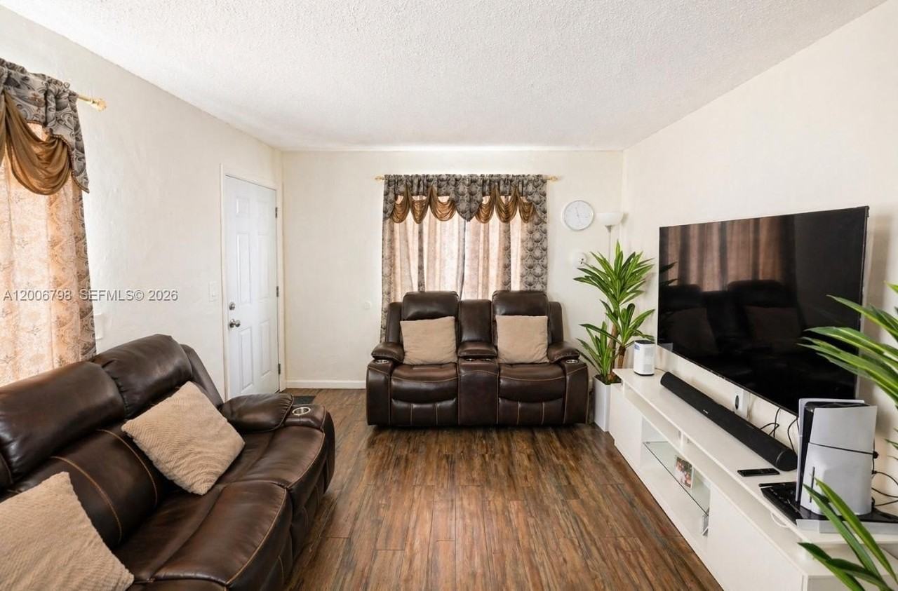 6031 W Flagler St #8 - Photo 5 of 12