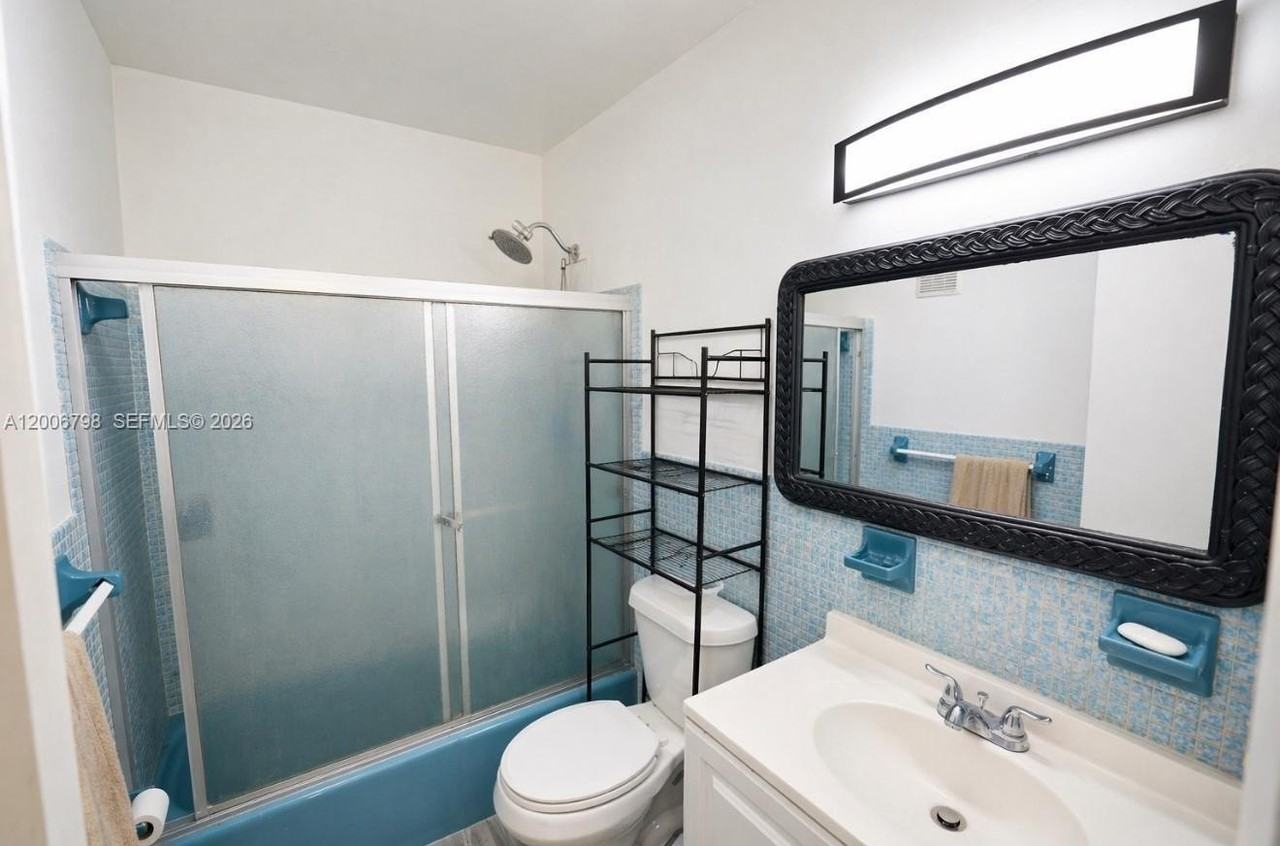 6031 W Flagler St #8 - Photo 6 of 12