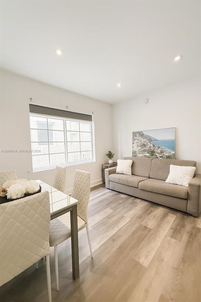 600 15th St #4 - Photo 2 of 6