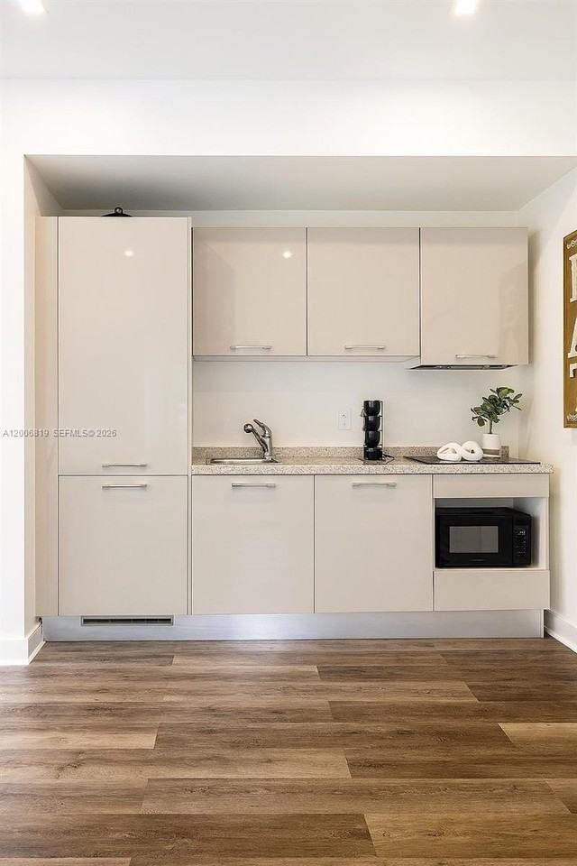 600 15th St #4 - Photo 6 of 6