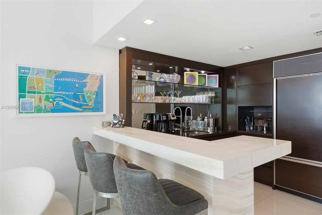 6801 Collins Ave - Photo 2 of 47