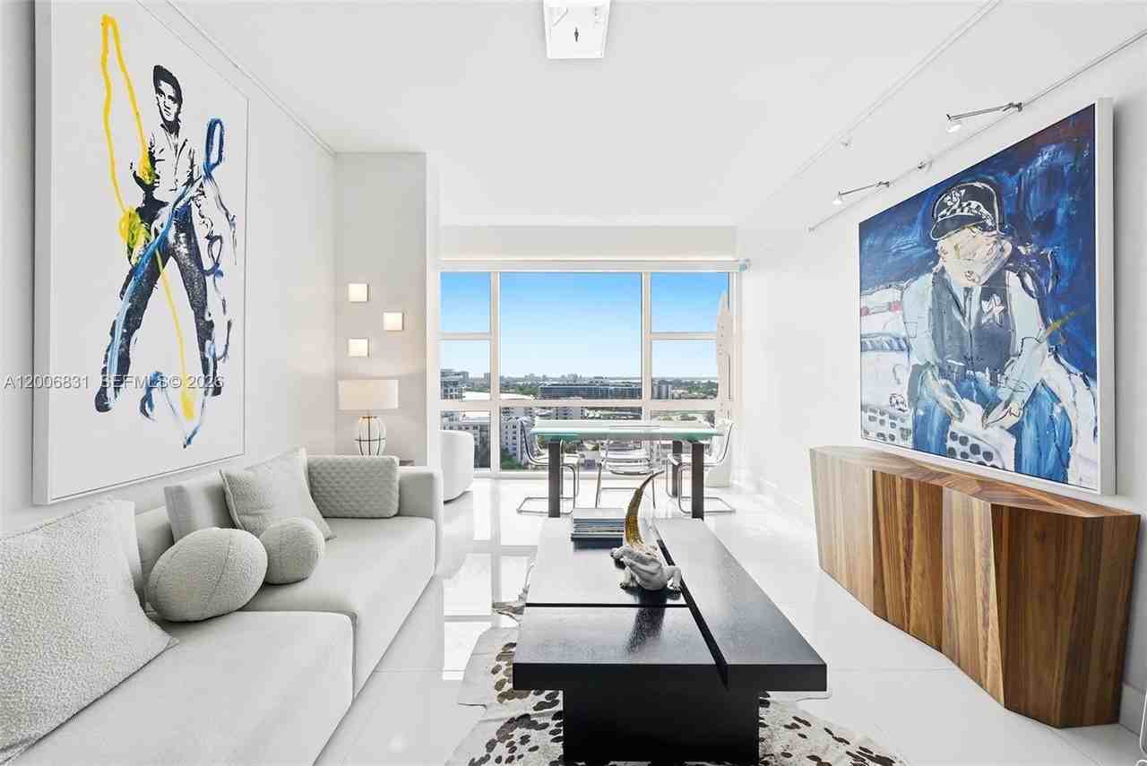 6801 Collins Ave - Photo 6 of 47