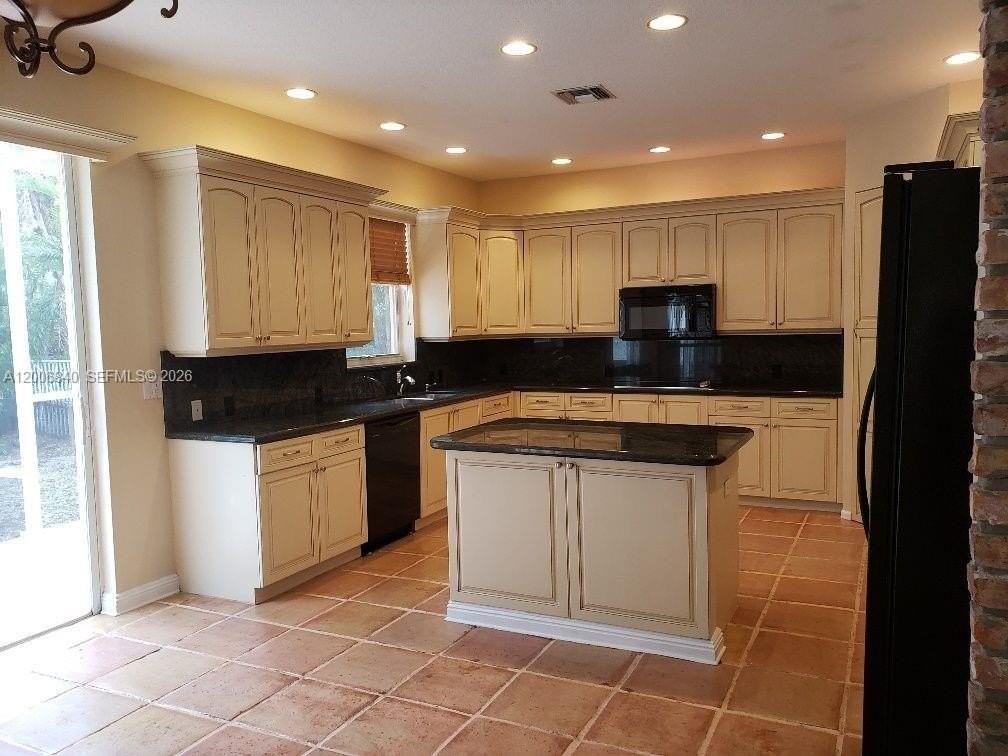 6352 Squirewood Way - Photo 5 of 15