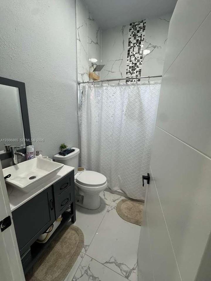 25 Nw 193rd St - Photo 5 of 13