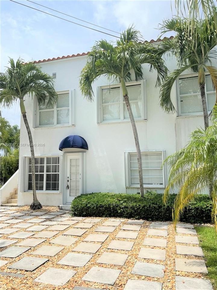 5116 Sw 57th Ave #B - Photo 2 of 26