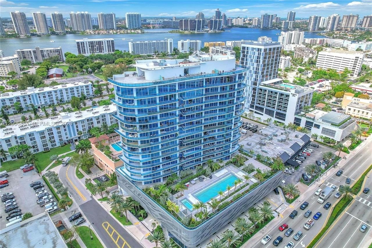 17550 Collins Ave #1002