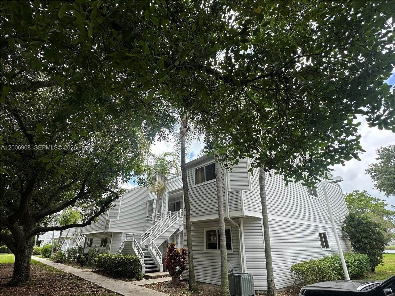 3461 Nw 44th St #206 - Photo 2 of 12