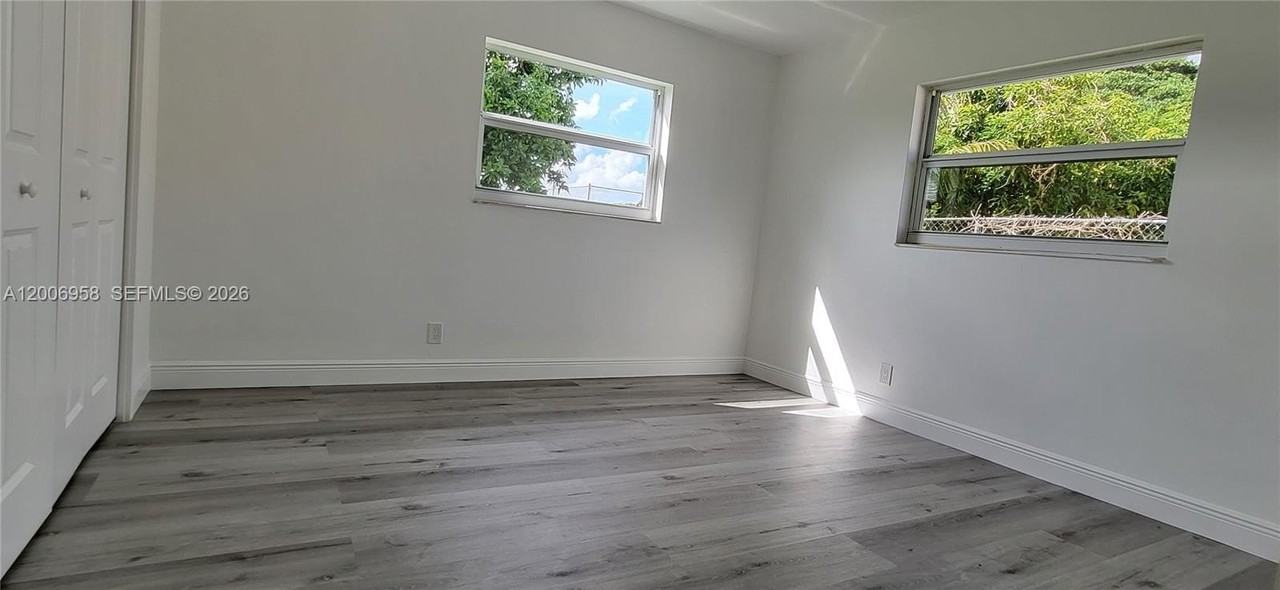 3421 Ne 5th Ave #A - Photo 2 of 9